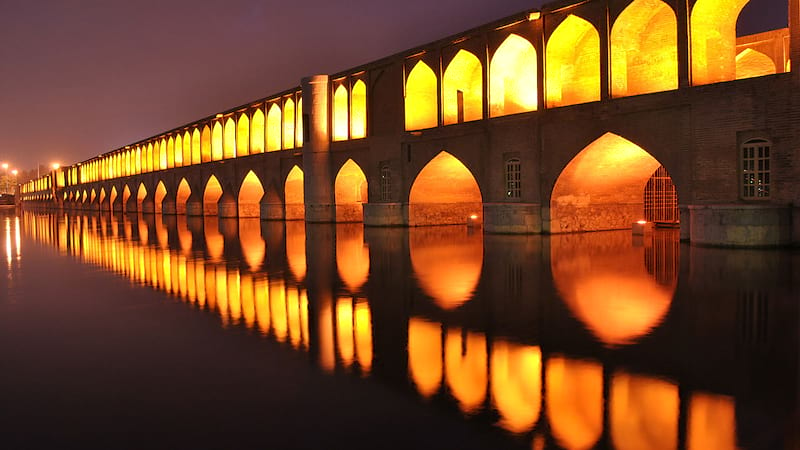sio se pol or thirty three bridges old bridge on zayandehrud river in center of isfahan